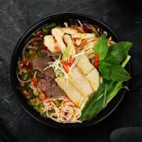 Bún Bò Huế - Pikantní Polévka s Třemi Drůhy masa